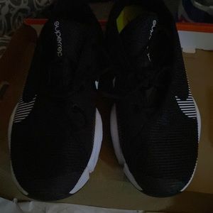Woman’s Nike super rep shoes size 9